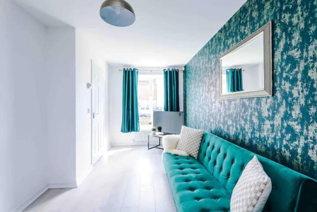 Spacious 5 Bedroom Home Hosted By Mcr Dens Manchester Eksteriør billede