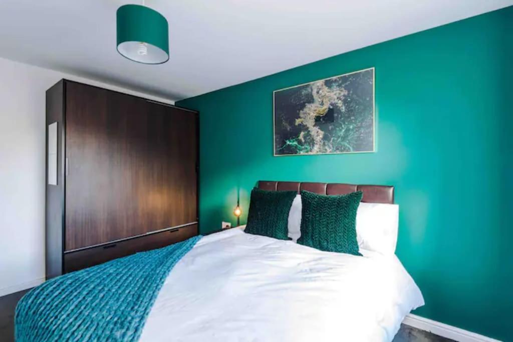 Spacious 5 Bedroom Home Hosted By Mcr Dens Manchester Eksteriør billede