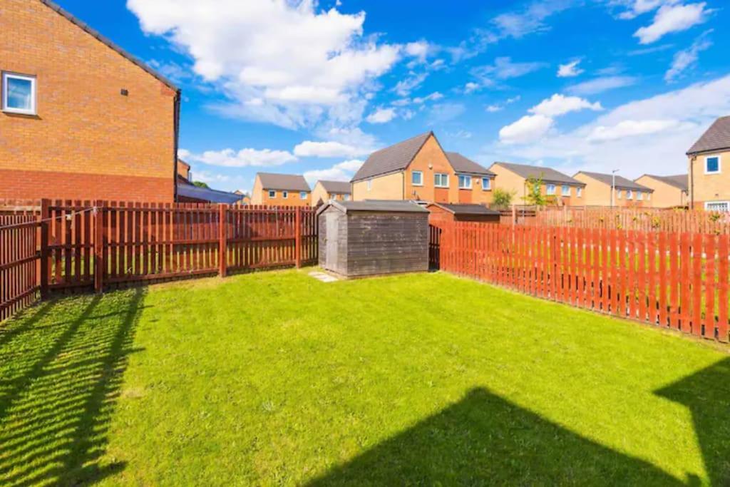 Spacious 5 Bedroom Home Hosted By Mcr Dens Manchester Eksteriør billede